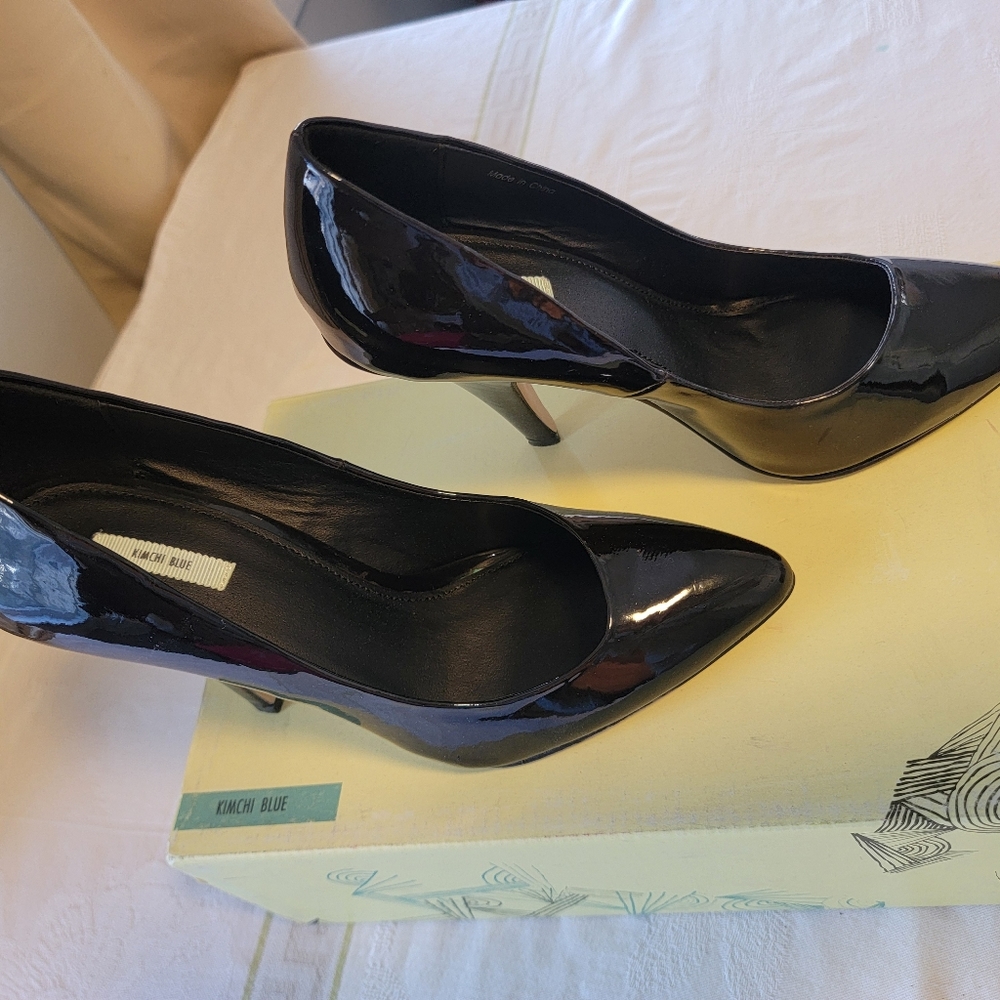 Kimchi Blue heels Sz 7